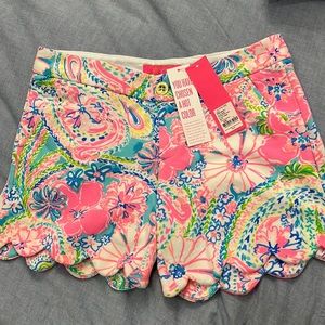 Adorable Lily Pulitzer Buttercup knit shorts